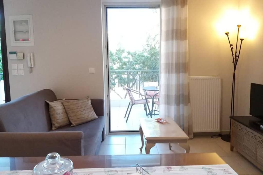 New, Bright, Cozy, Autonomous Apartment With Private Entrance And Garden, 42 M2, 5Min To The Beach And City Center Kalamata Exterior foto