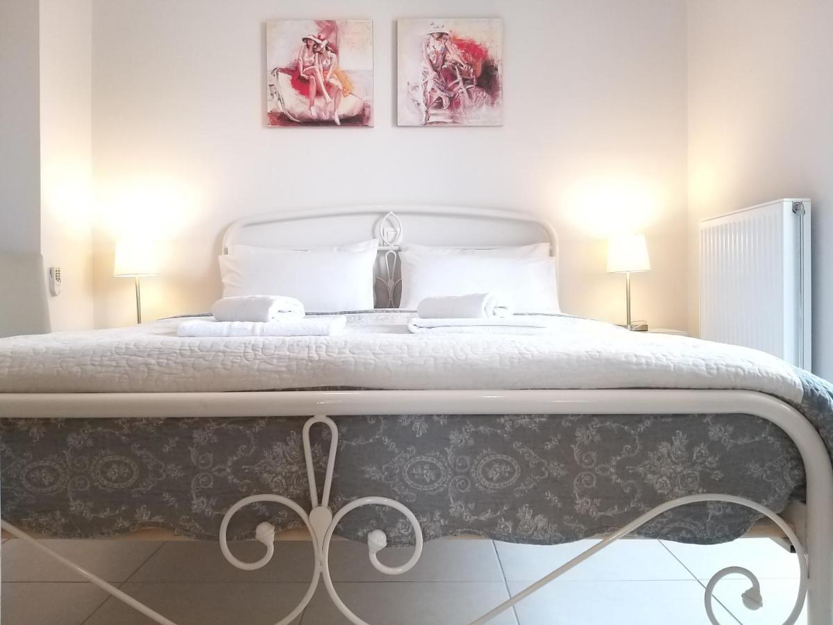 New, Bright, Cozy, Autonomous Apartment With Private Entrance And Garden, 42 M2, 5Min To The Beach And City Center Kalamata Exterior foto